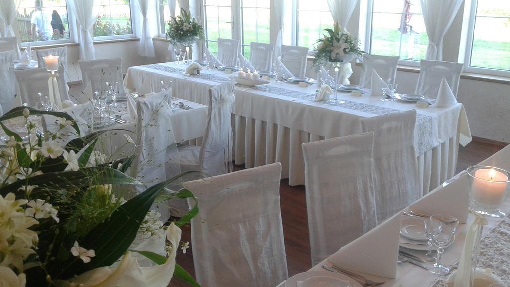 Hotel Pawlakowa Zagroda Grabiny-Zameczek Esterno foto