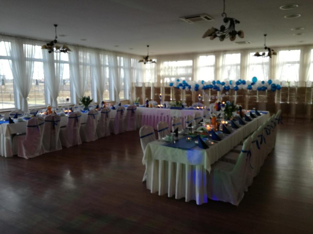 Hotel Pawlakowa Zagroda Grabiny-Zameczek Esterno foto